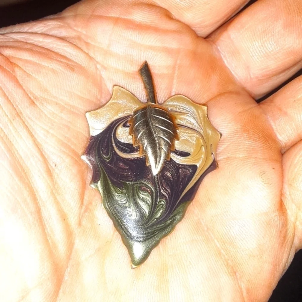 Vintage Leaf Brooch - Multicolor